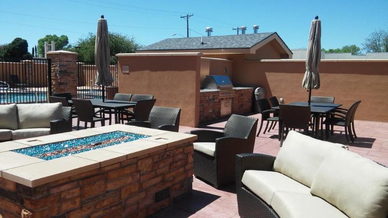 Towneplace Suites By Marriott Carlsbad Extérieur photo